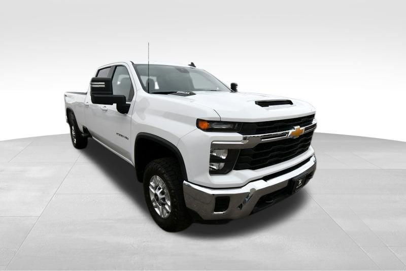 Used 2024 Chevrolet Silverado 2500 LT AWD/4WD image 10