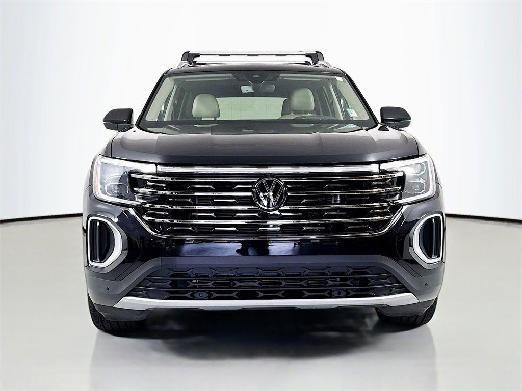 Used 2024 Volkswagen Atlas SEL image 2