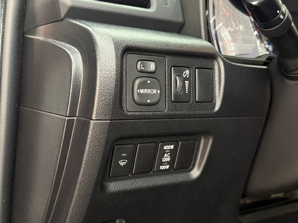 Used 2018 Toyota 4Runner SR5 w/ Convenience Package AWD/4WD image 17