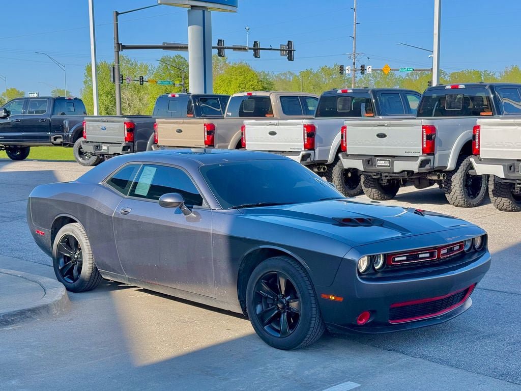 Used 2015 Dodge Challenger SXT w/ Sound Group RWD image 7