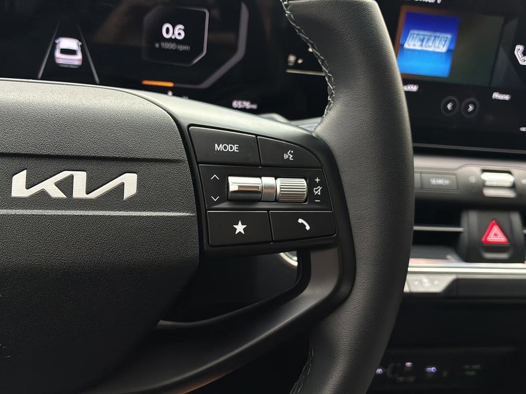 Certified 2025 Kia K4 EX image 28