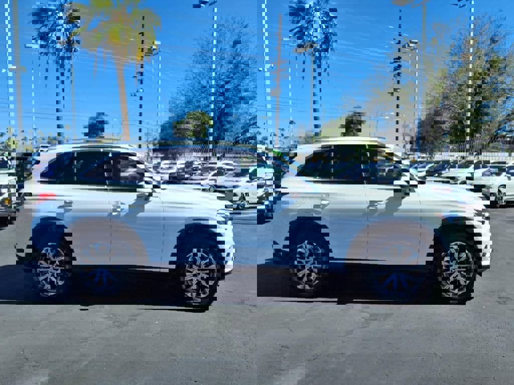 Used 2024 Mercedes-Benz GLC 300 4MATIC image 11