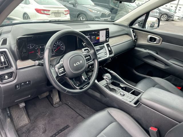 Used 2023 Kia Sorento S w/ Panoramic Sunroof Package AWD/4WD image 10