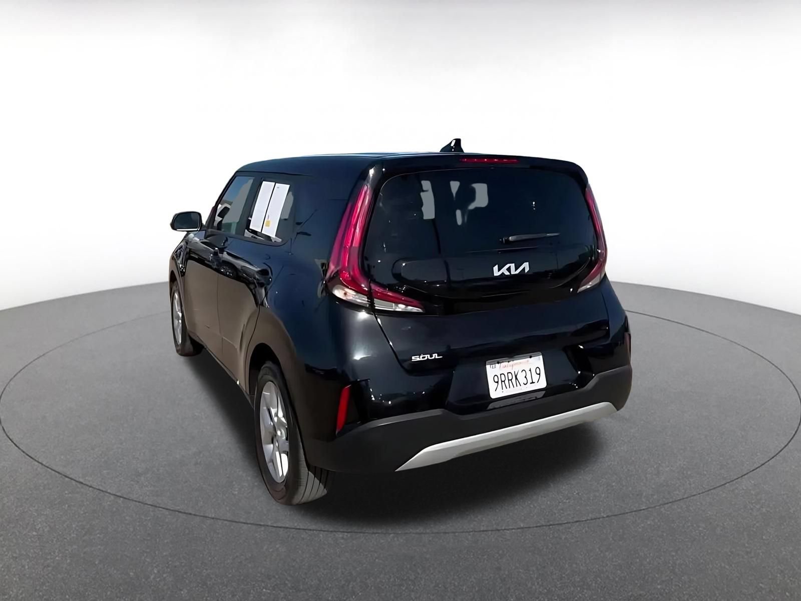 Used 2025 Kia Soul LX w/ LX Technology Package FWD image 11