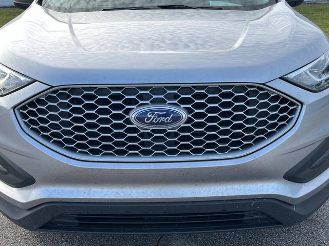 Used 2023 Ford Edge SE AWD/4WD image 9