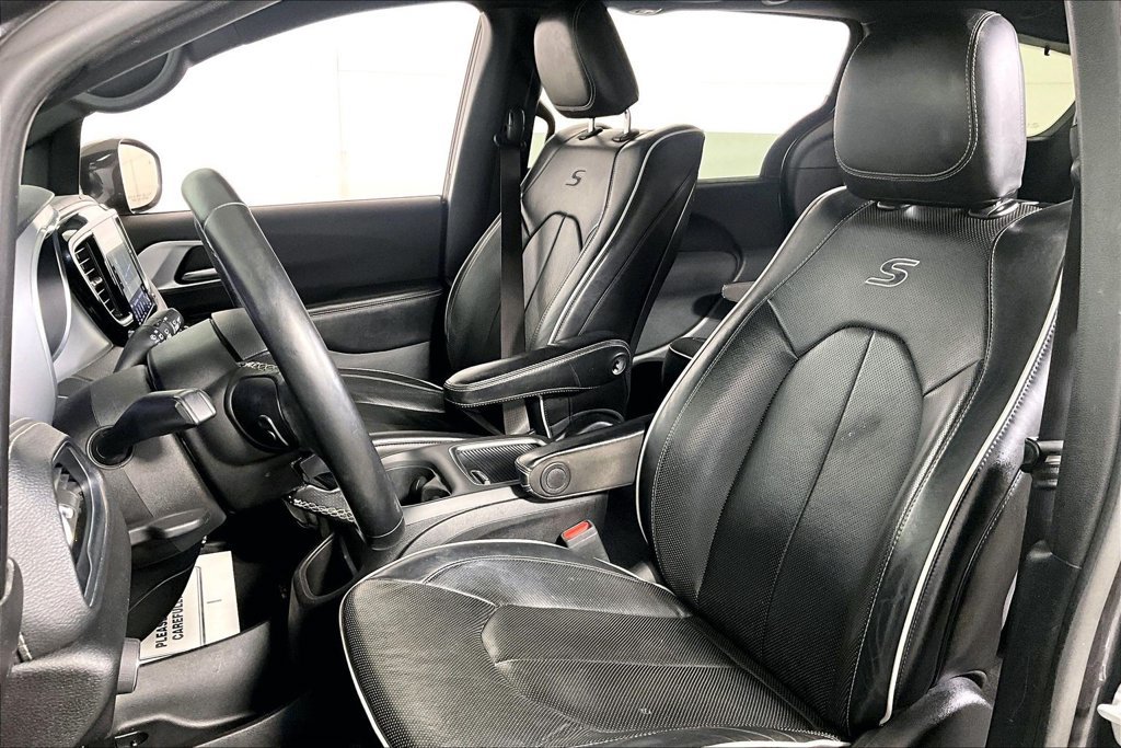 Used 2020 Chrysler Pacifica Limited w/ Advanced Safetytec Group FWD image 25
