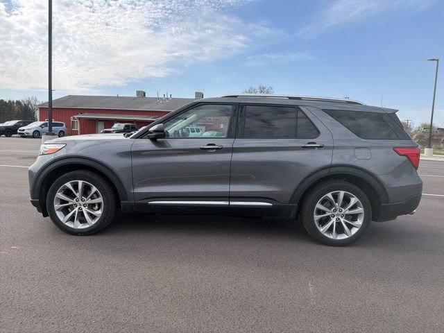 Used 2021 Ford Explorer Platinum w/ Equipment Group 601A AWD/4WD image 2