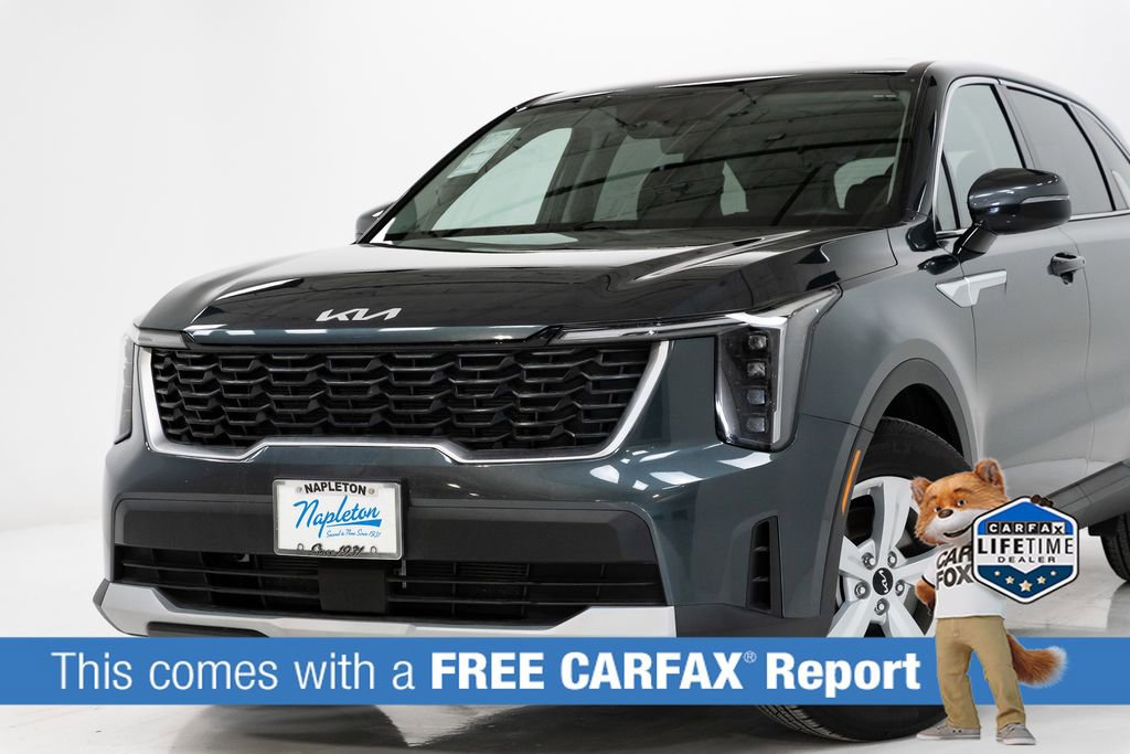 Certified 2025 Kia Sorento LX image 2