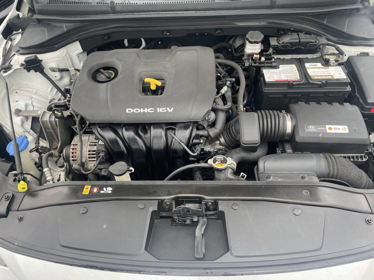 Used 2017 Hyundai Elantra SE image 15