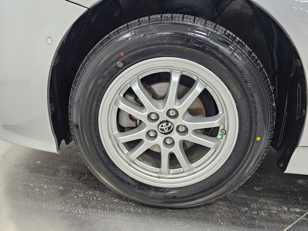 Used 2019 Toyota Prius XLE AWD/4WD image 10