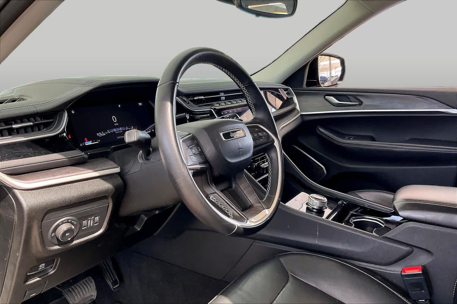 Used 2022 Jeep Grand Cherokee Limited RWD image 18