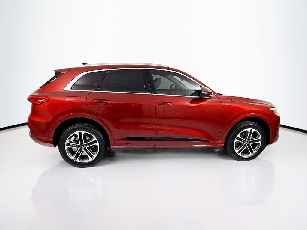 Used 2025 Audi Q5 Premium w/ Premium Plus AWD/4WD image 4