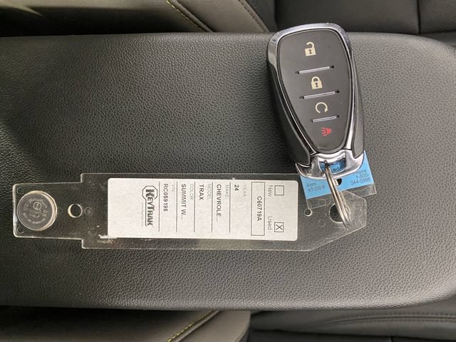 Certified 2024 Chevrolet Trax ACTIV w/ Sunroof Package FWD image 32