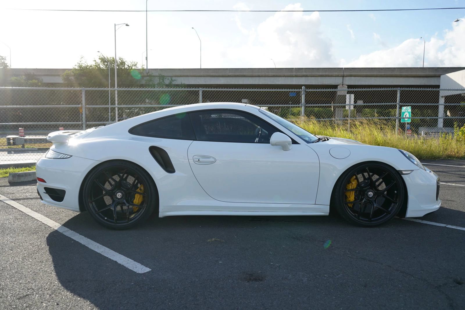Used 2015 Porsche 911 Turbo S w/ High-end Infotainment Package image 30