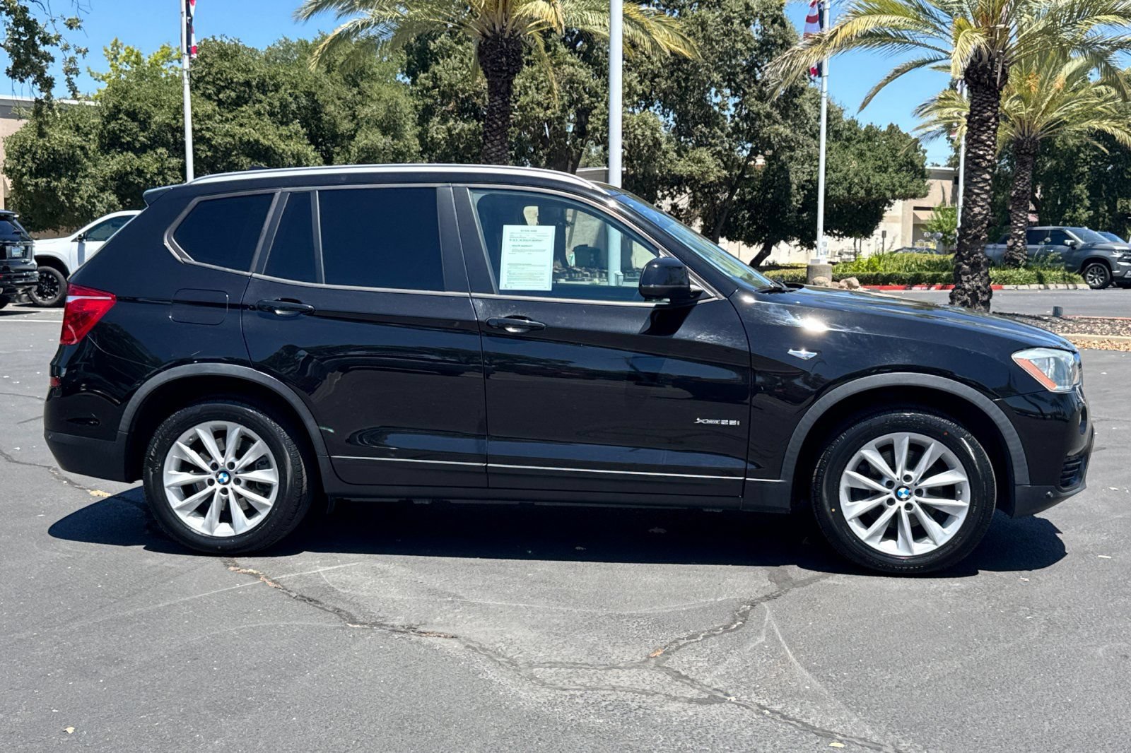 Used 2017 BMW X3 xDrive28i AWD/4WD image 2