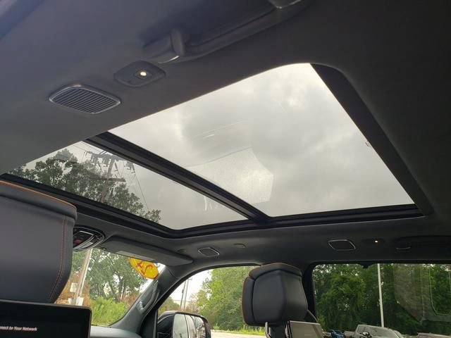 Used 2024 Jeep Grand Wagoneer Series III w/ Rear Seat Video Group 1 AWD/4WD image 12
