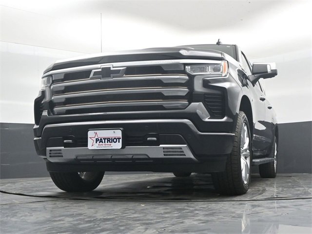 Used 2022 Chevrolet Silverado 1500 High Country w/ High Country Premium Package image 43