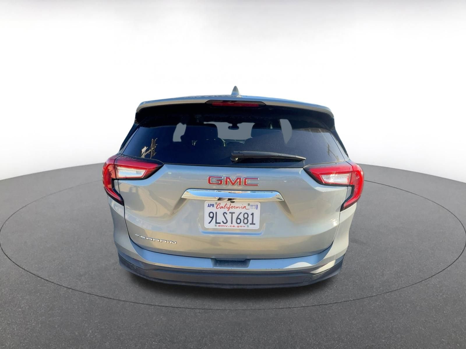 Used 2024 GMC Terrain SLE image 6