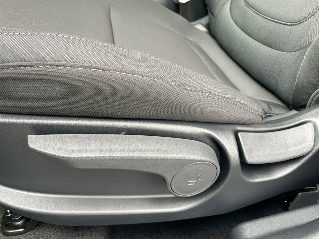 Certified 2025 Hyundai Tucson SE image 39