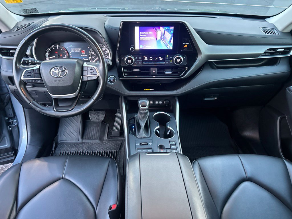 Used 2023 Toyota Highlander XLE AWD/4WD image 14