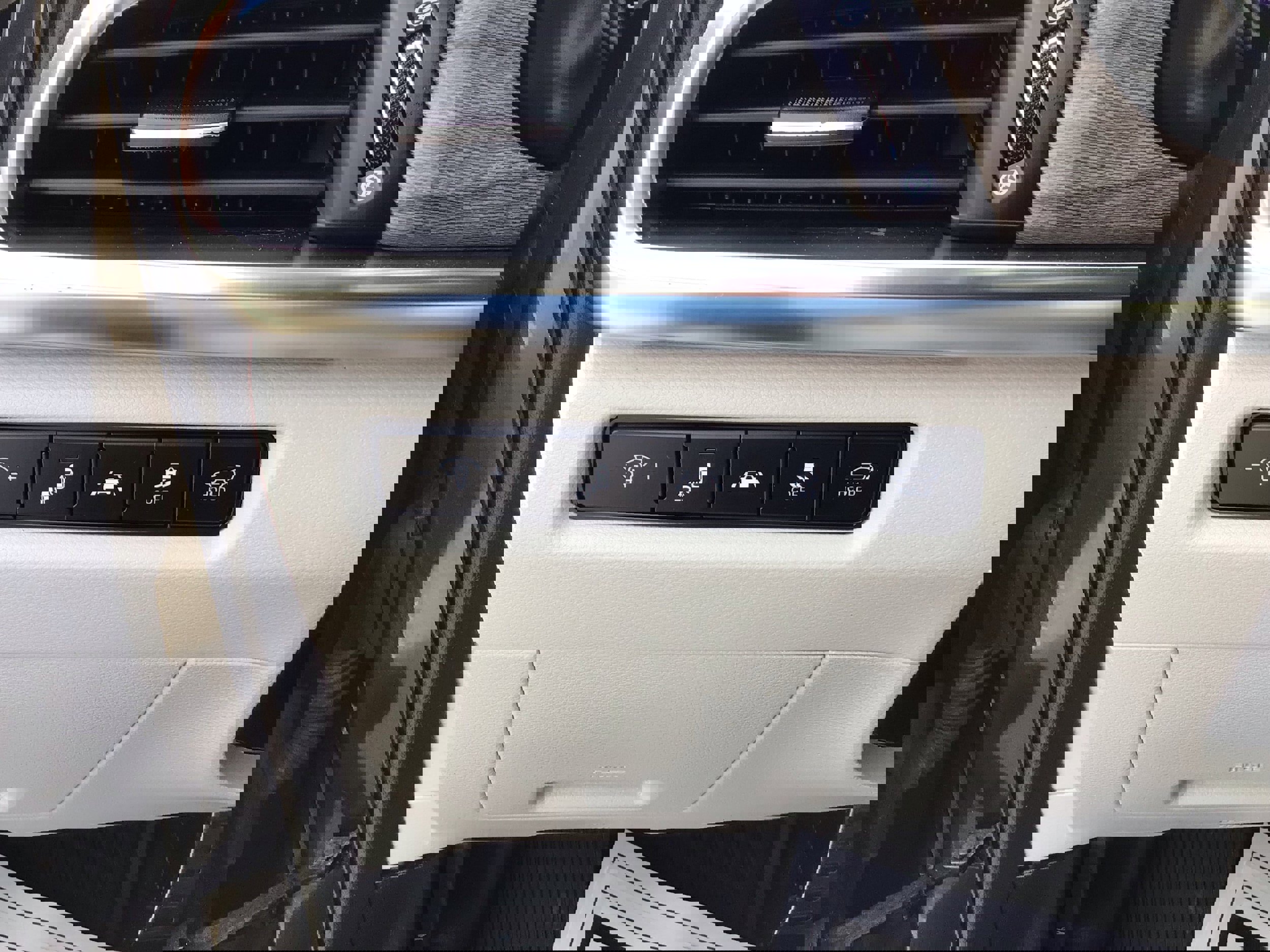 Used 2020 Kia Telluride SX w/ Towing Package image 27