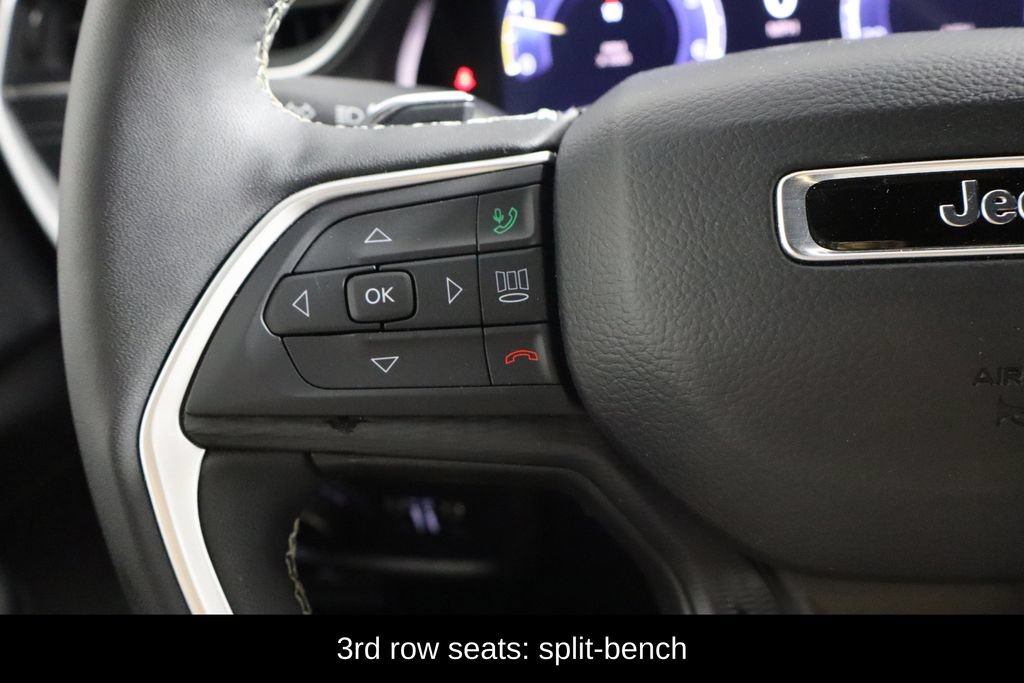 Used 2025 Jeep Grand Cherokee L Laredo AWD/4WD image 8