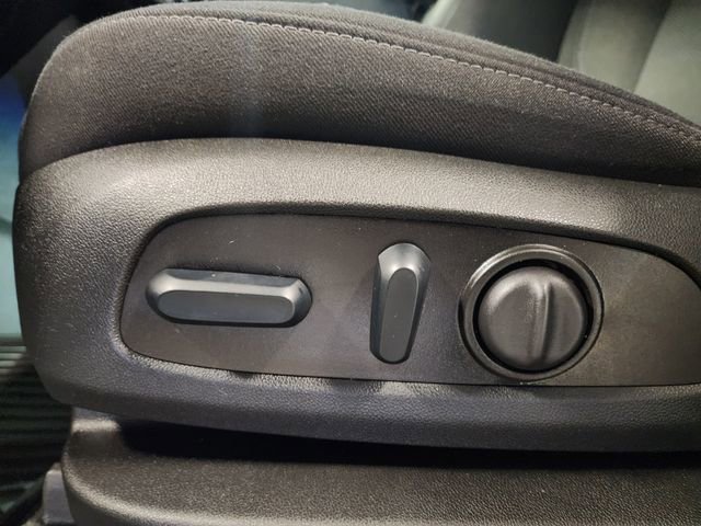 Certified 2023 Chevrolet Traverse LT image 13