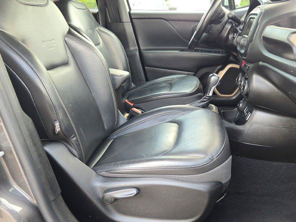 Used 2017 Jeep Renegade Limited AWD/4WD image 4