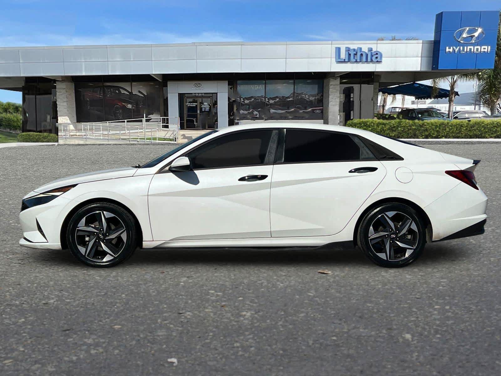 Used 2023 Hyundai Elantra SEL w/ Convenience Package FWD image 6