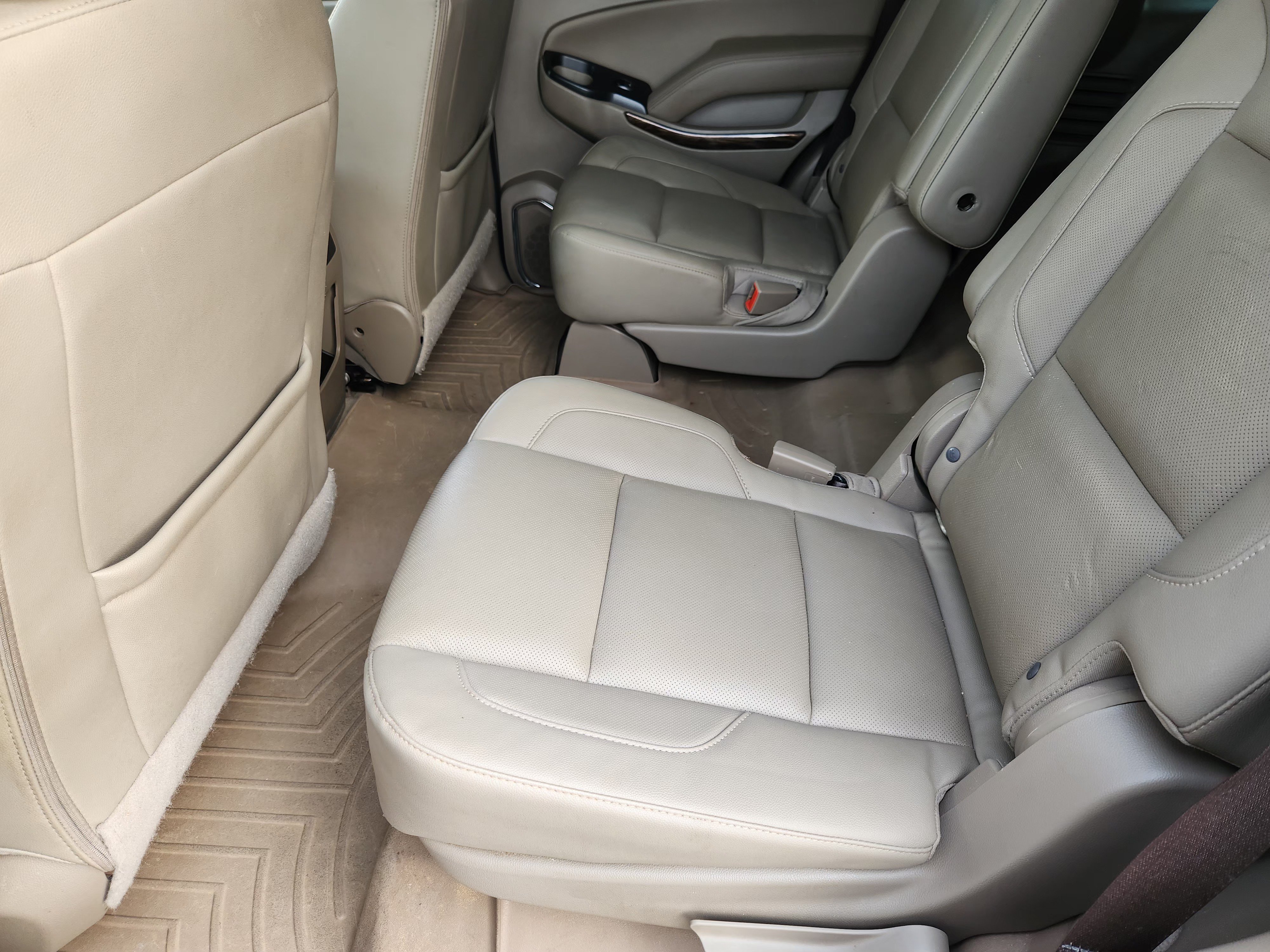 Used 2020 GMC Yukon SLT w/ Premium Edition RWD image 30