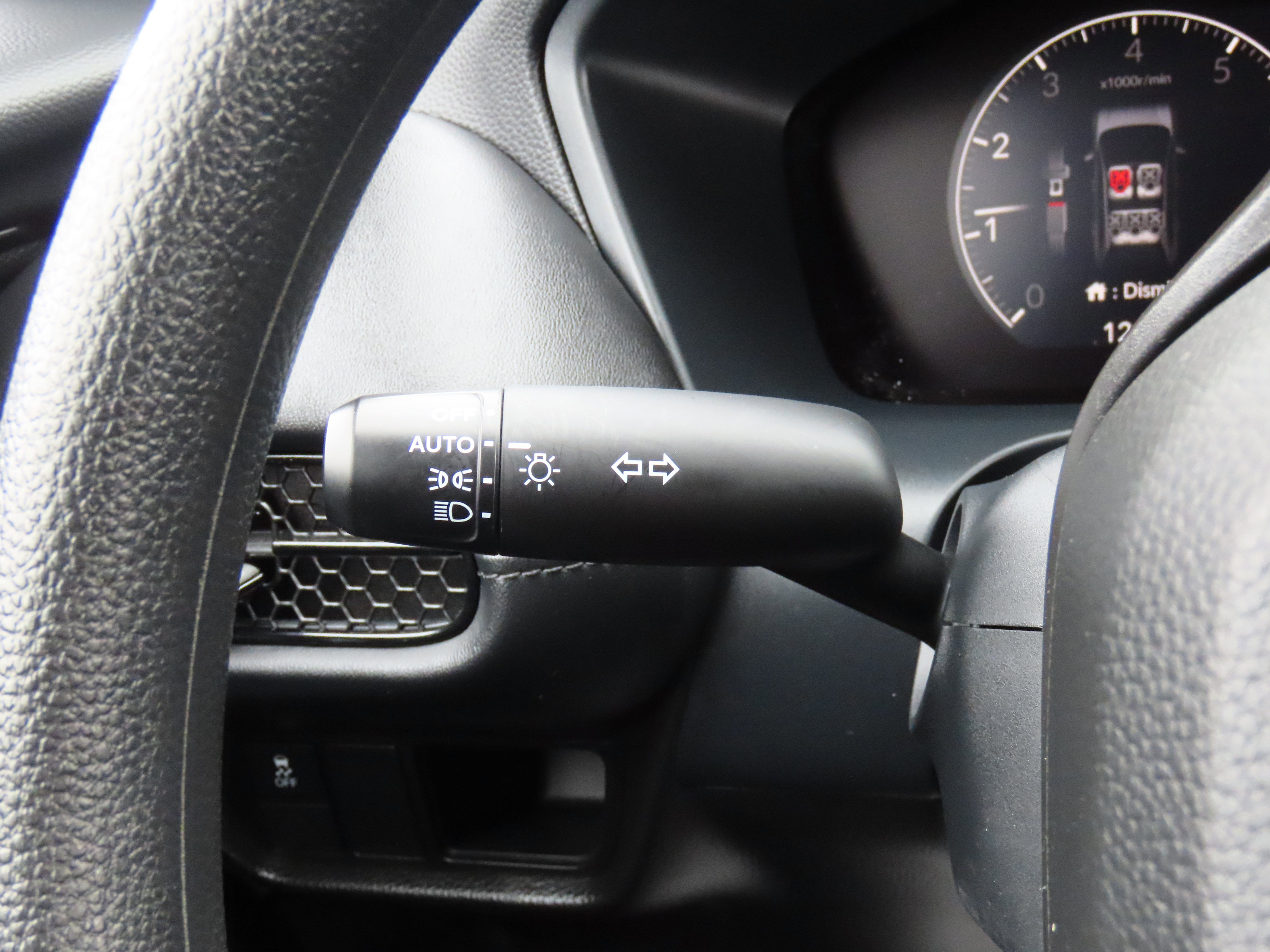 Used 2025 Honda HR-V LX image 32