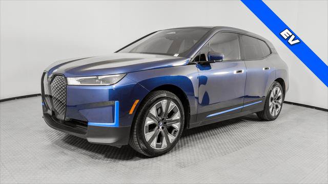 Used 2024 BMW iX xDrive50 w/ Luxury Package AWD/4WD image 2