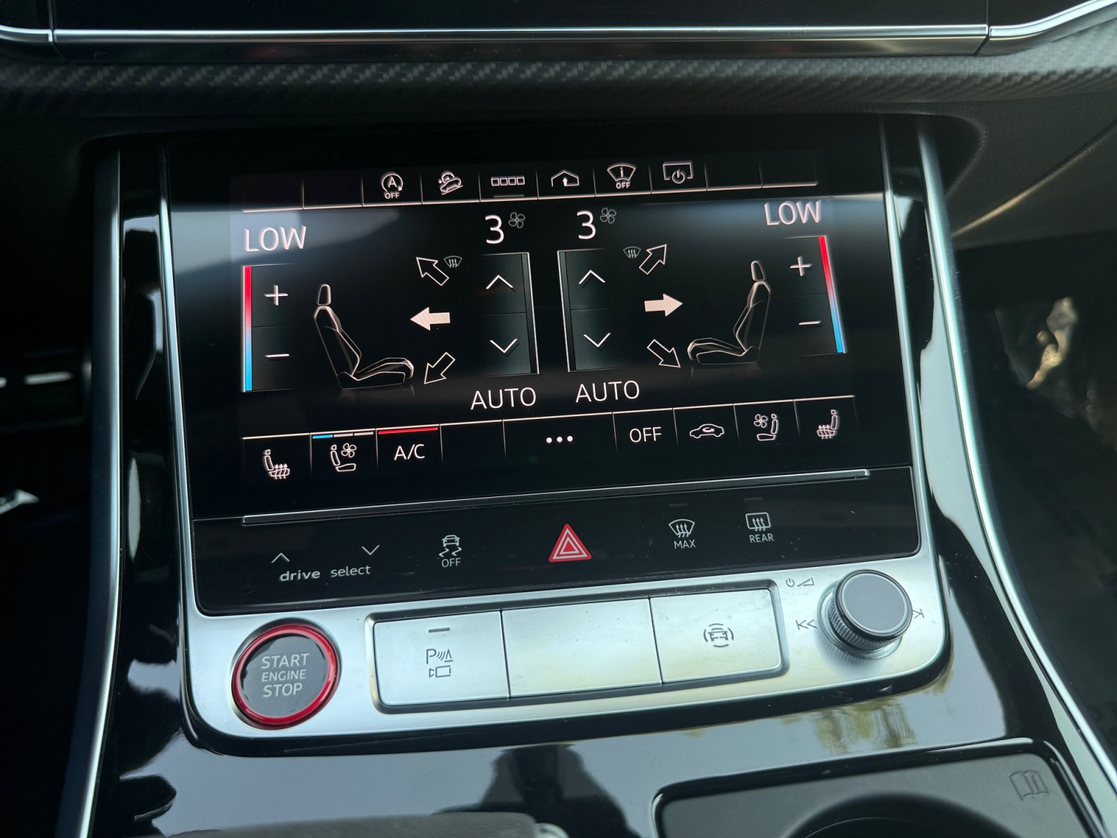 Used 2022 Audi RS Q8 w/ Carbon Optic Package AWD/4WD image 13