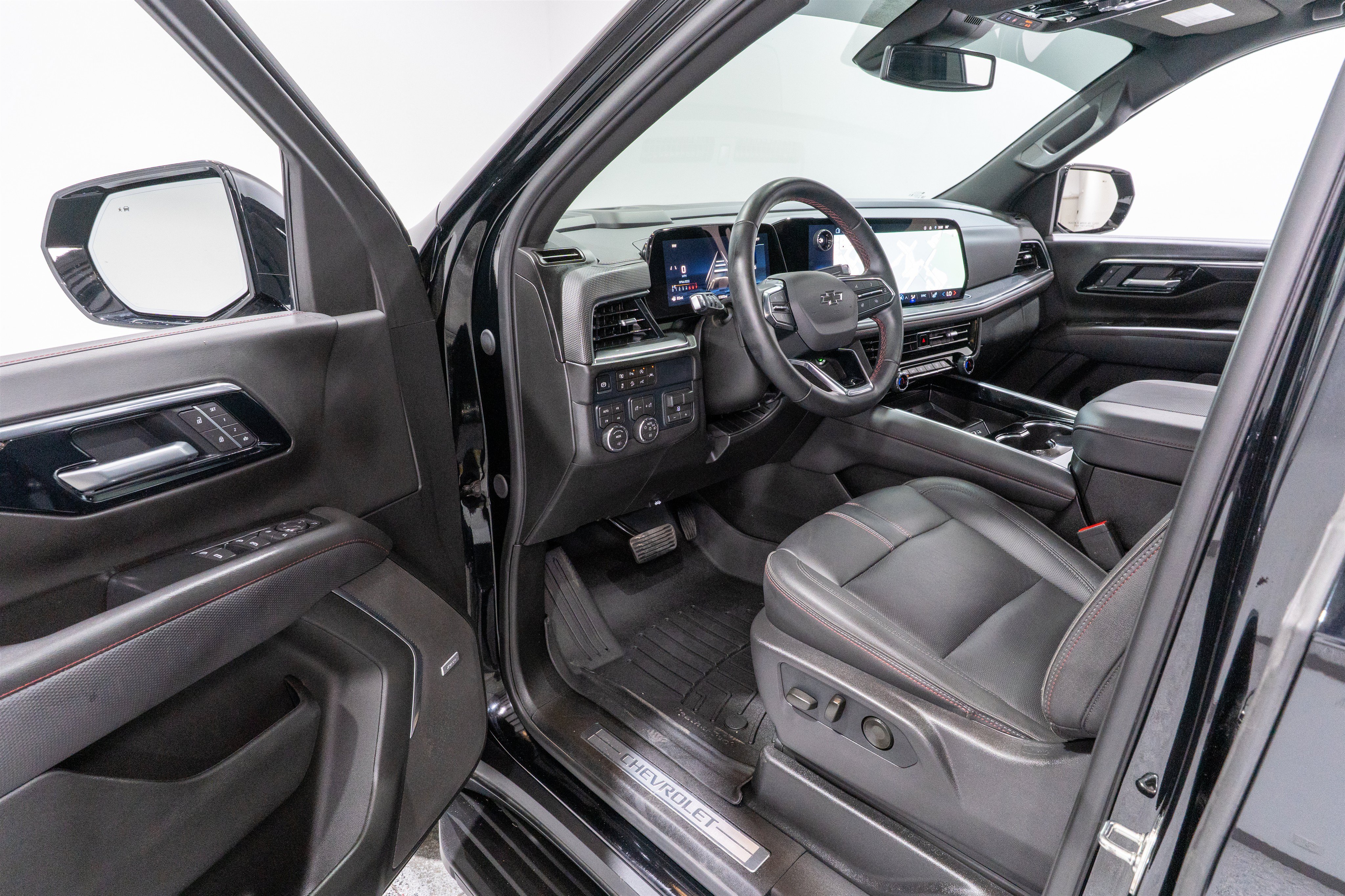 Used 2026 Chevrolet Tahoe RST w/ RST Capability Package AWD/4WD image 12