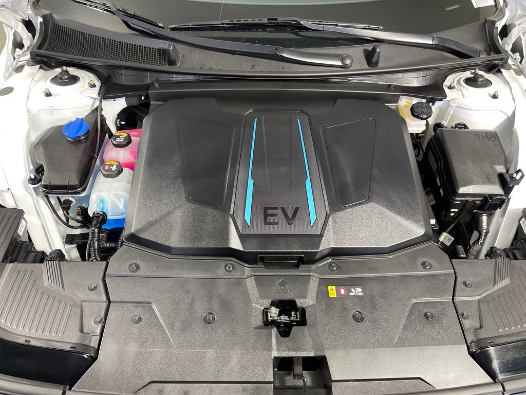Certified 2024 Hyundai Ioniq 5 SEL RWD image 9
