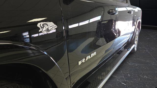 New 2026 RAM 1500 4x4 Crew Cab image 40