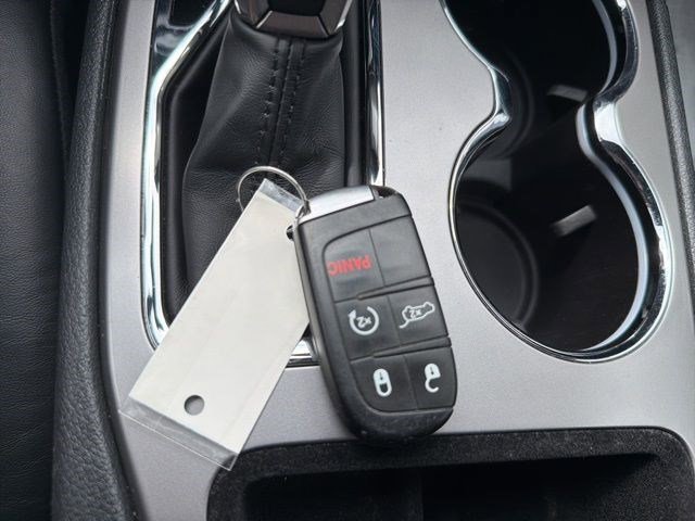 Used 2022 Jeep Grand Cherokee Laredo X image 33