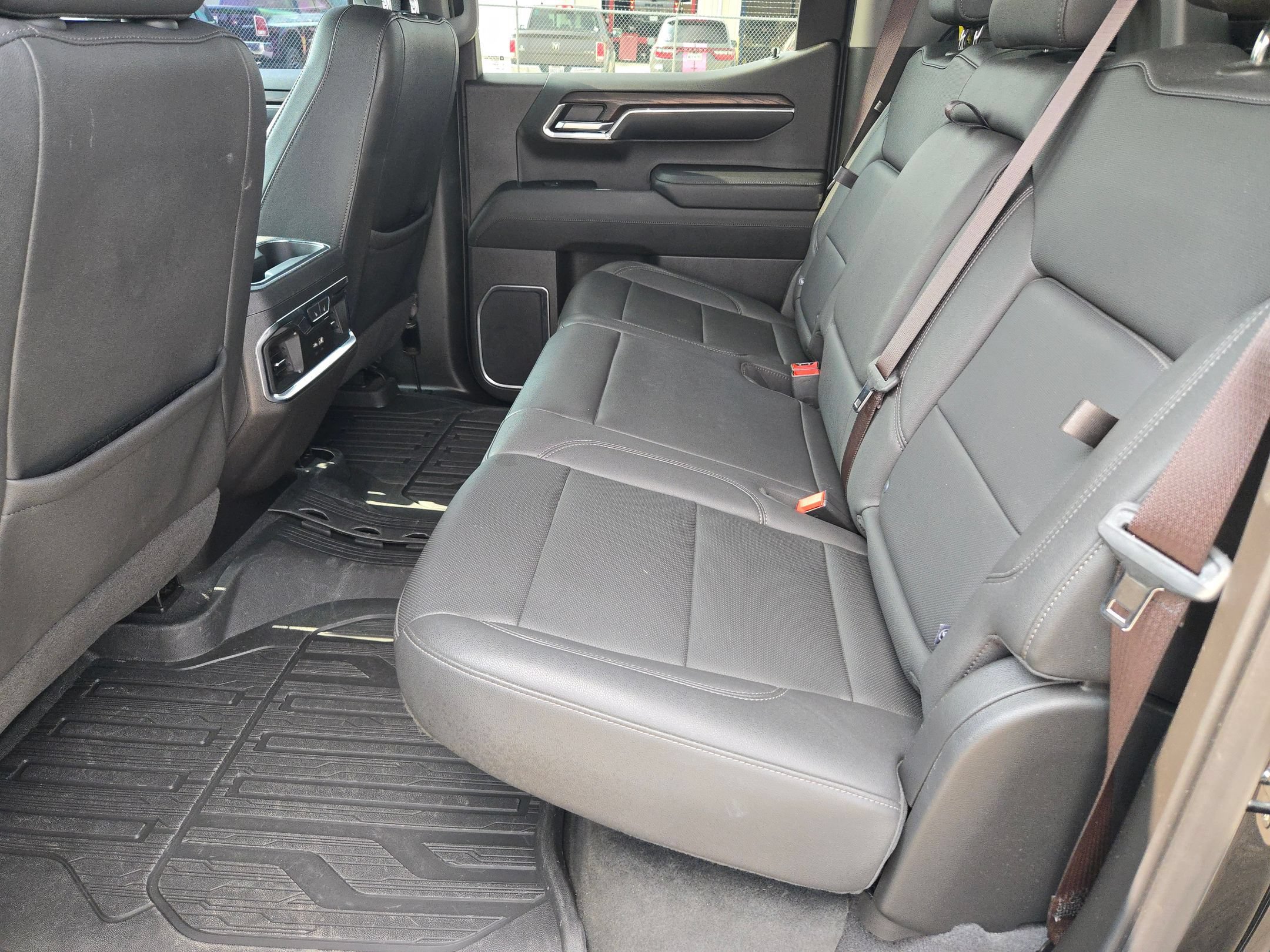 Used 2024 GMC Sierra 1500 SLT RWD image 13