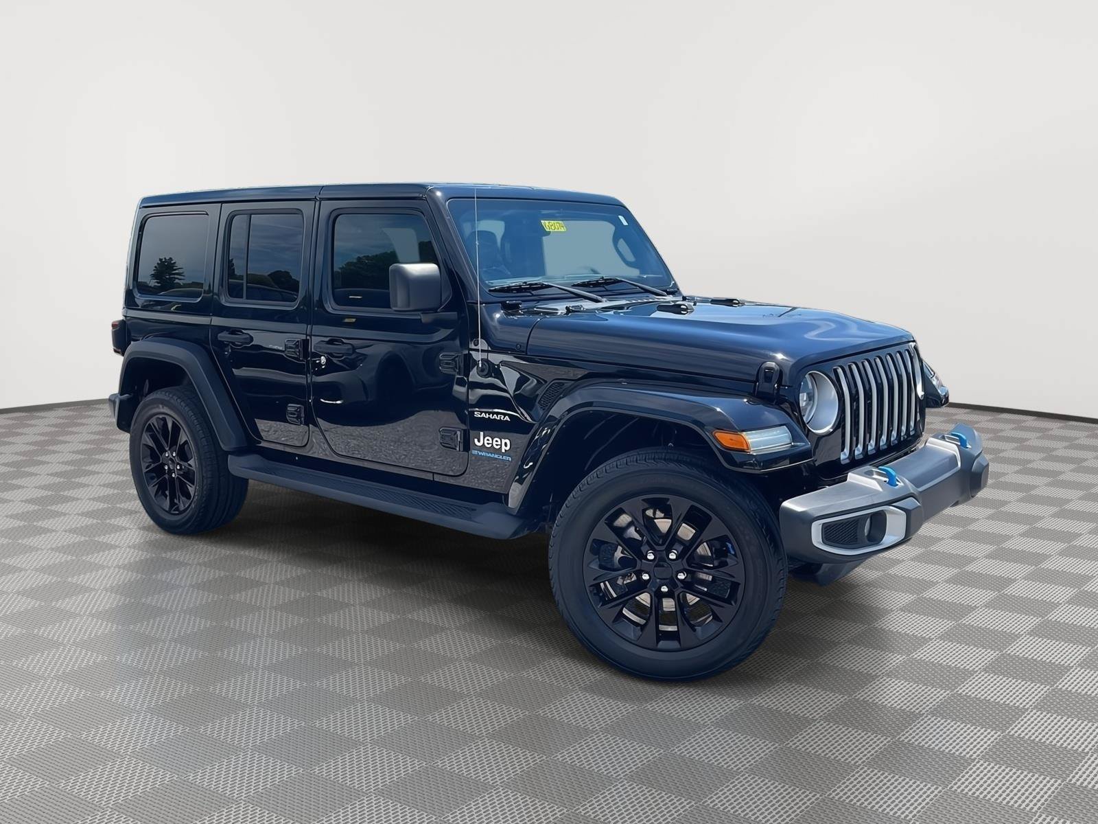 Used 2023 Jeep Wrangler Unlimited Sahara AWD/4WD image 3