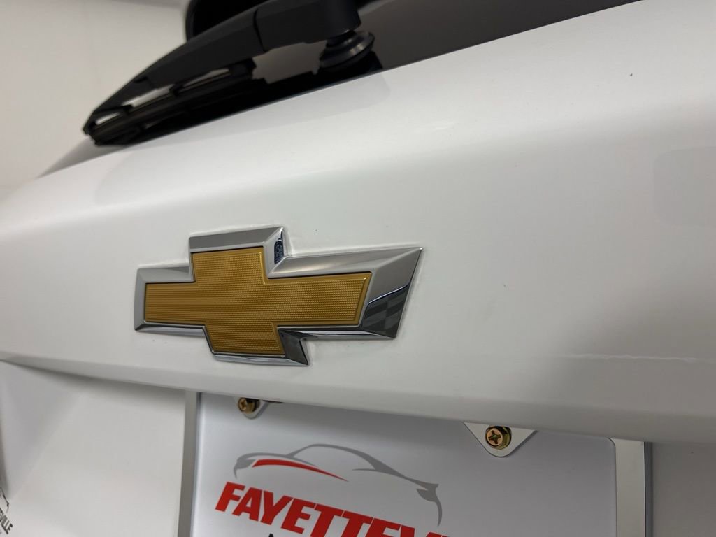 Used 2025 Chevrolet Trax LT w/ LT Convenience Package image 11