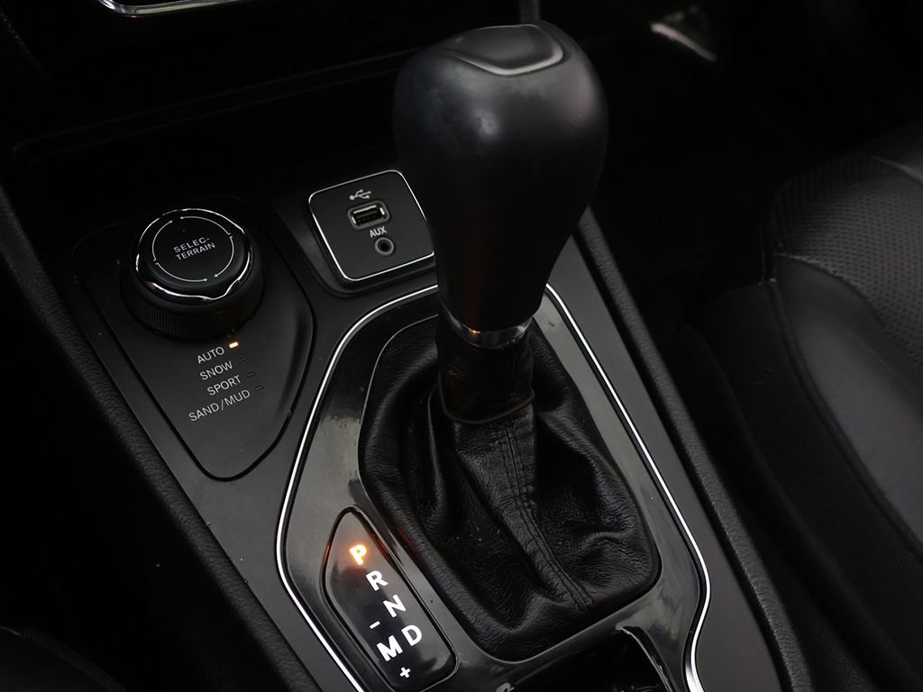 Used 2019 Jeep Cherokee Limited AWD/4WD image 54