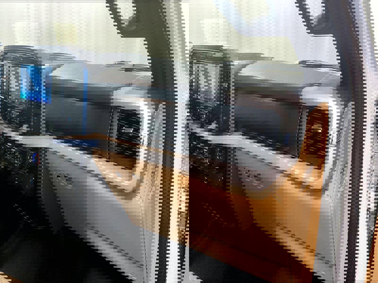 Used 2023 Ford F150 XLT image 13