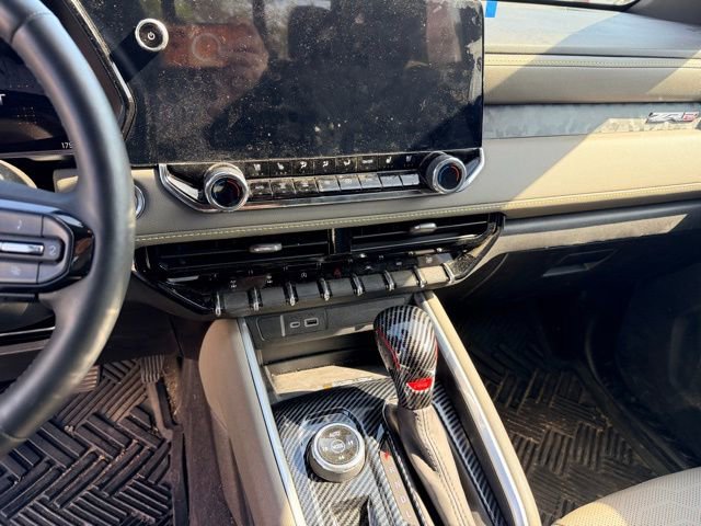 Used 2025 Chevrolet Colorado ZR2 w/ Technology Package image 11