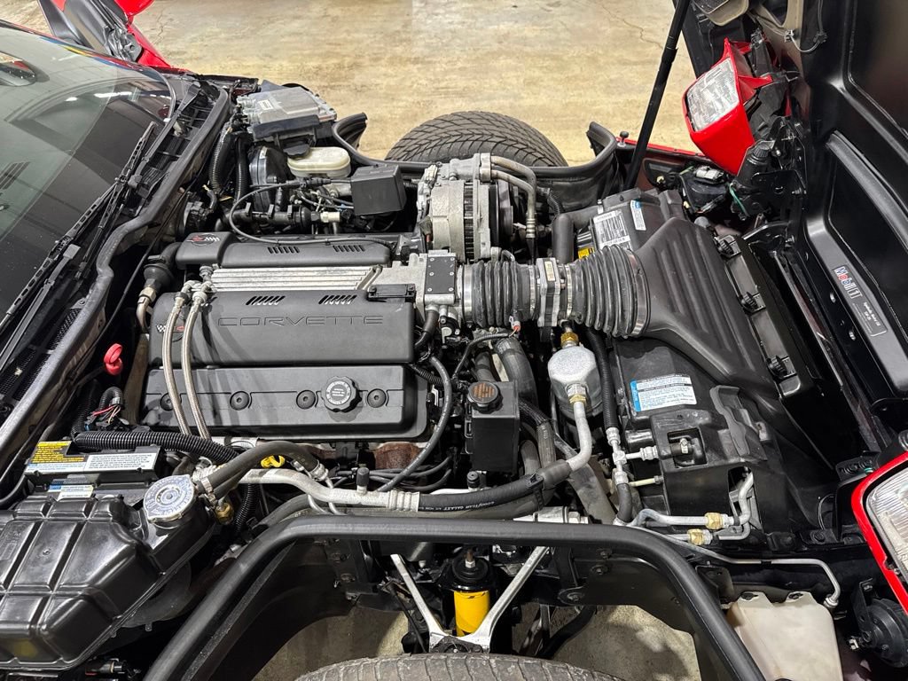 Used 1995 Chevrolet Corvette Convertible RWD image 17