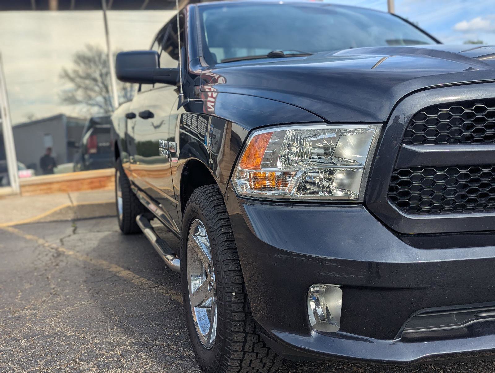 Used 2017 RAM 1500 Express w/ Express Value Package AWD/4WD image 10