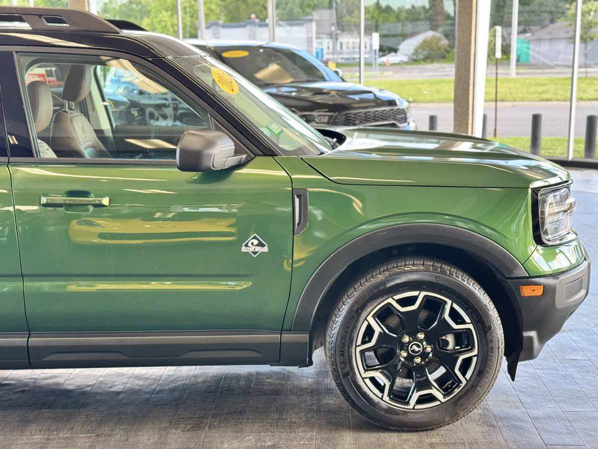 Used 2025 Ford Bronco Sport Outer Banks AWD/4WD image 4