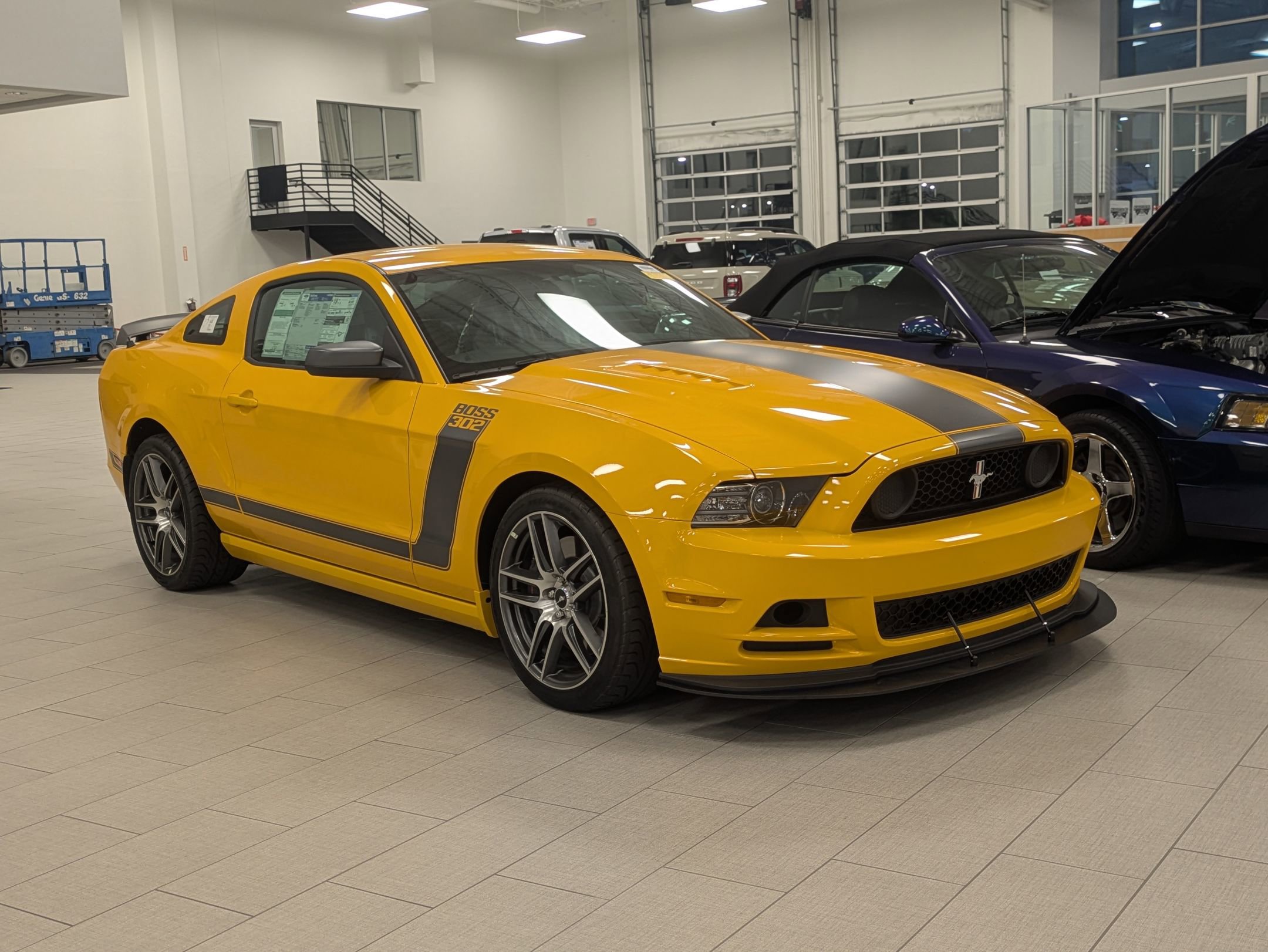 Used 2013 Ford Mustang Boss 302 RWD image 3