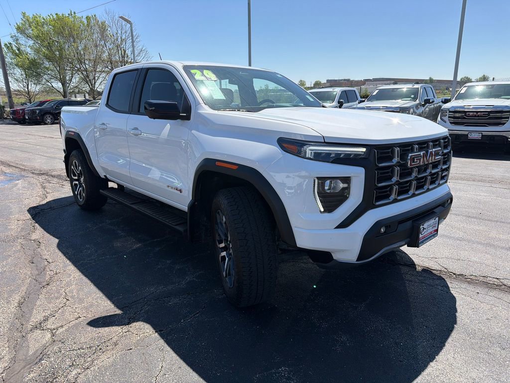 Used 2024 GMC Canyon AT4 w/ AT4 Premium Package AWD/4WD image 4