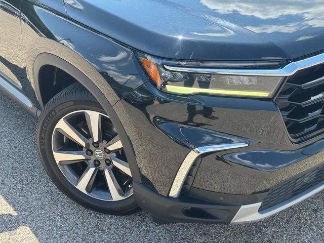 Used 2023 Honda Pilot Touring image 3