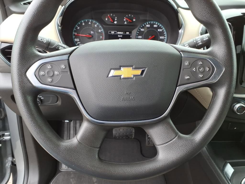 Used 2023 Chevrolet Traverse LS image 19